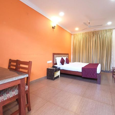 King Park Hotel Puducherry Buitenkant foto
