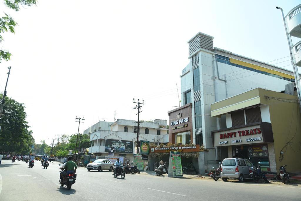 King Park Hotel Puducherry Buitenkant foto