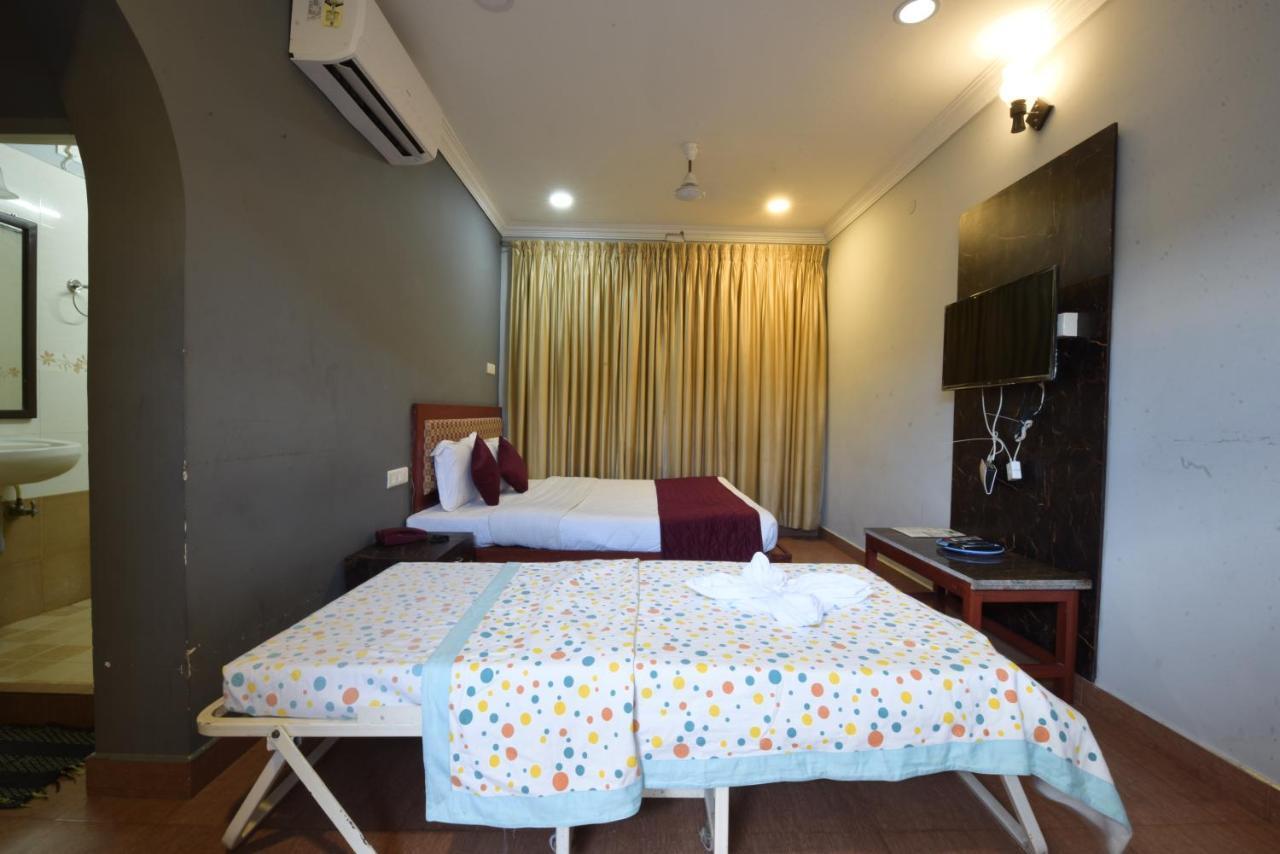 King Park Hotel Puducherry Buitenkant foto