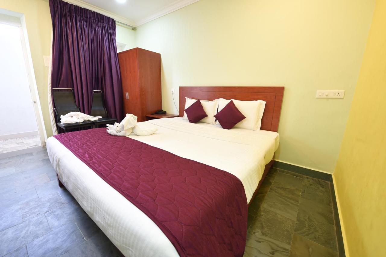 King Park Hotel Puducherry Buitenkant foto
